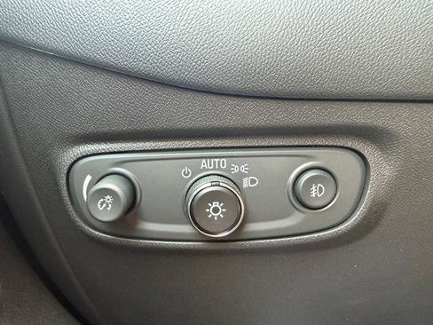 Used 2020 Chevrolet Equinox LT w/ Driver Convenience Package AWD/4WD image 25
