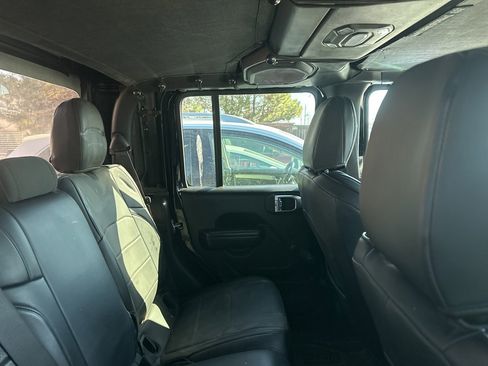 Used 2021 Jeep Gladiator Sport image 16