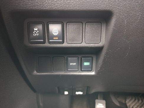 Used 2020 Nissan Rogue Sport S image 20