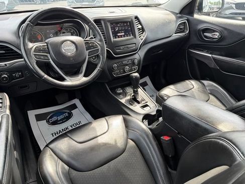 Used 2019 Jeep Cherokee Latitude Plus w/ Comfort/Convenience Group AWD/4WD image 34