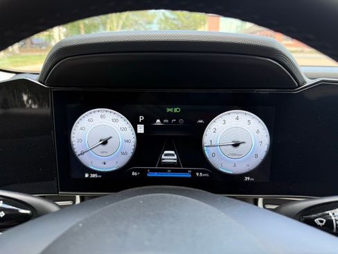 New 2025 Hyundai Elantra Limited image 26