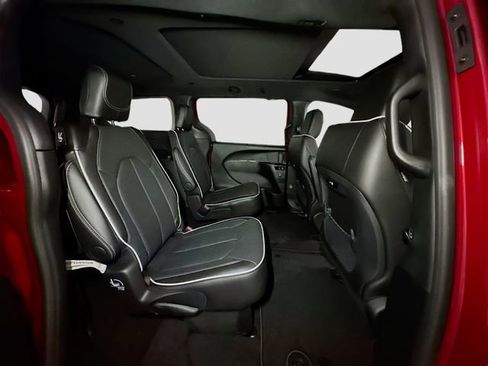 New 2026 Chrysler Pacifica Limited w/ S Appearance Package image 32