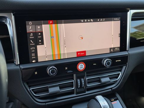 New 2026 Porsche Macan AWD/4WD image 12