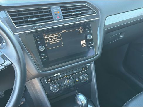 Used 2019 Volkswagen Tiguan SEL image 28