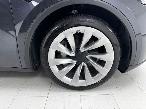 Used 2026 Tesla Model Y Long Range image 40