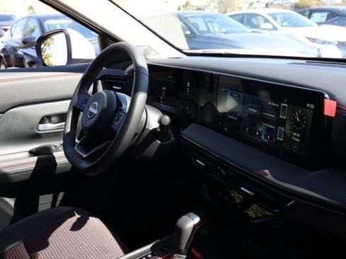 New 2025 Nissan Kicks SR image 20