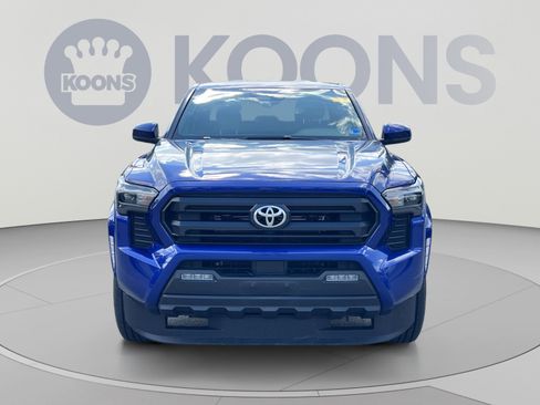 Used 2025 Toyota Tacoma SR5 AWD/4WD image 10