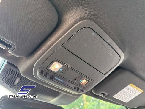 Used 2023 Ford Explorer ST-Line w/ Class IV Trailer Tow Package AWD/4WD image 41