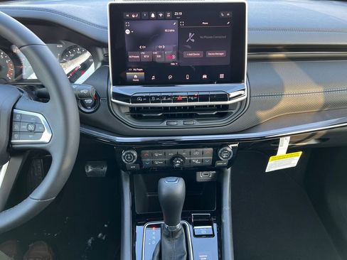 New 2026 Jeep Compass Limited image 25