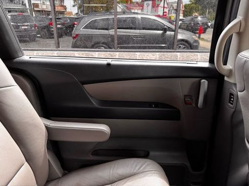 Used 2012 Honda Odyssey EX-L image 25