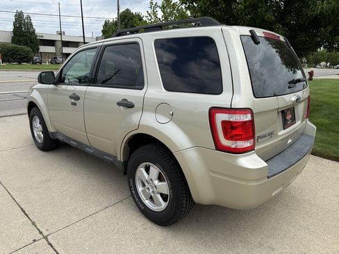 Used 2011 Ford Escape XLT w/ 202A Rapid Spec Order Code AWD/4WD image 7
