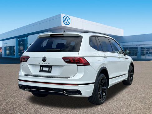 Used 2023 Volkswagen Tiguan SE R-Line image 7