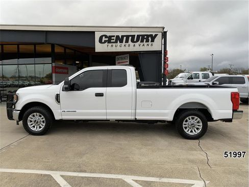 Used 2022 Ford F250 XL w/ Power Equipment Group image 4