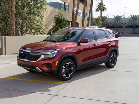 Used 2025 Kia Seltos S FWD image 8