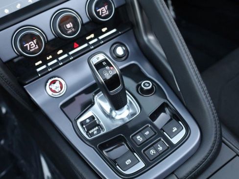 Used 2020 Jaguar F-TYPE Convertible image 35