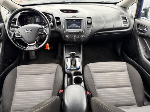 Used 2017 Kia Forte S image 12