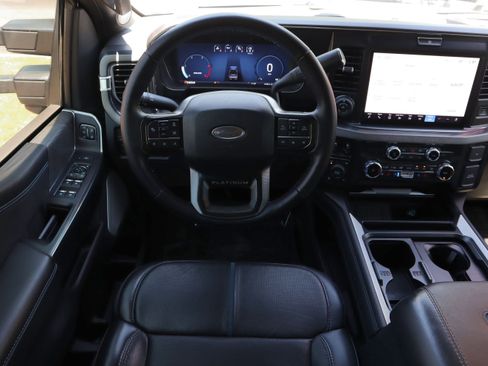 Used 2025 Ford F250 Platinum image 30