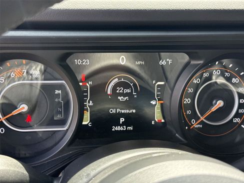 Used 2025 Jeep Wrangler Unlimited Rubicon AWD/4WD image 10