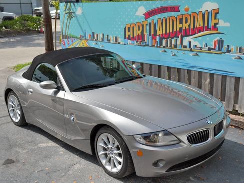 Used 2005 BMW Z4 2.5i image 24