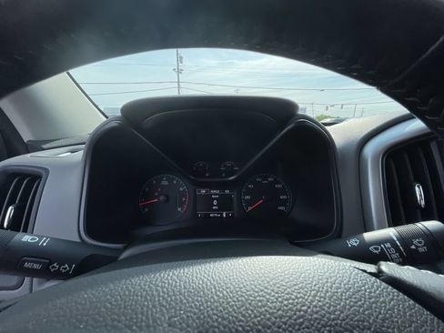 Used 2015 Chevrolet Colorado LT w/ LT Convenience Package RWD image 12