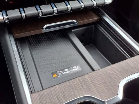 New 2026 GMC Acadia Denali w/ Super Cruise Package image 9