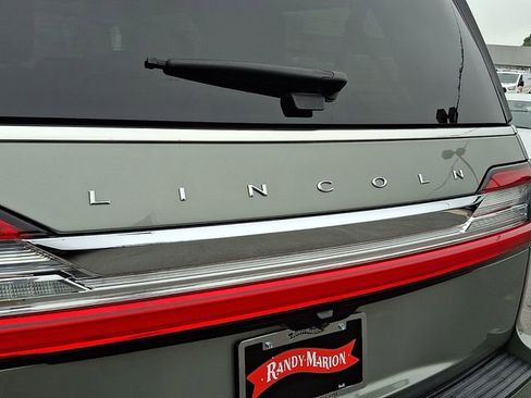 Used 2020 Lincoln Navigator L Reserve w/ Luxury Package AWD/4WD image 32