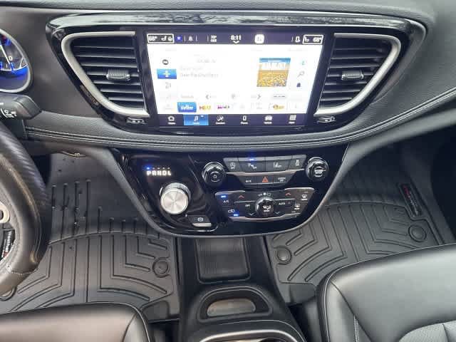 Used 2026 Chrysler Pacifica Select FWD image 23