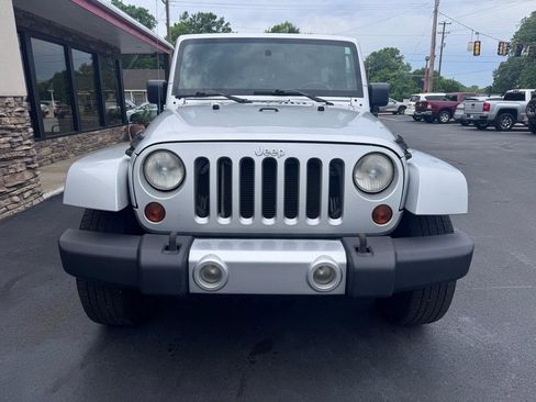Used 2009 Jeep Wrangler Unlimited Sahara AWD/4WD image 8