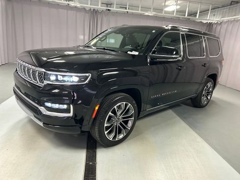 Used 2024 Jeep Grand Wagoneer Series III w/ Rear Seat Video Group 1 AWD/4WD image 3