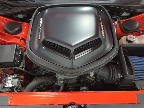 Used 2018 Dodge Challenger R/T Scat Pack RWD image 12