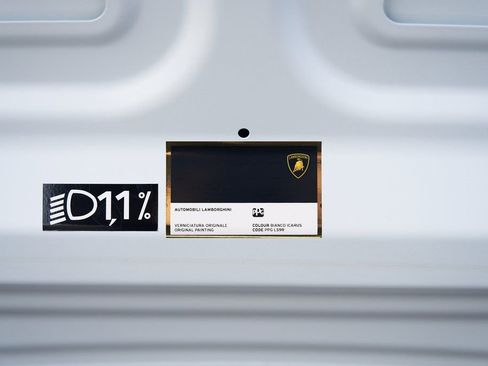 Used 2020 Lamborghini Huracan EVO image 20