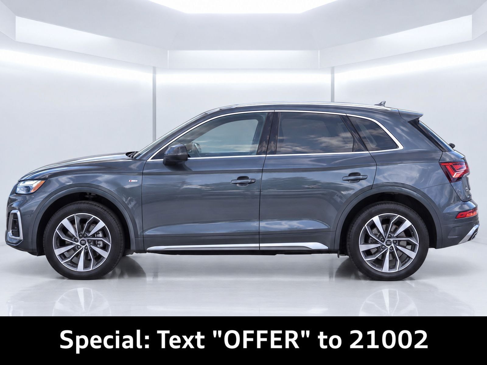 Certified 2023 Audi Q5 2.0T Premium Plus w/ Premium Plus Package AWD/4WD image 2