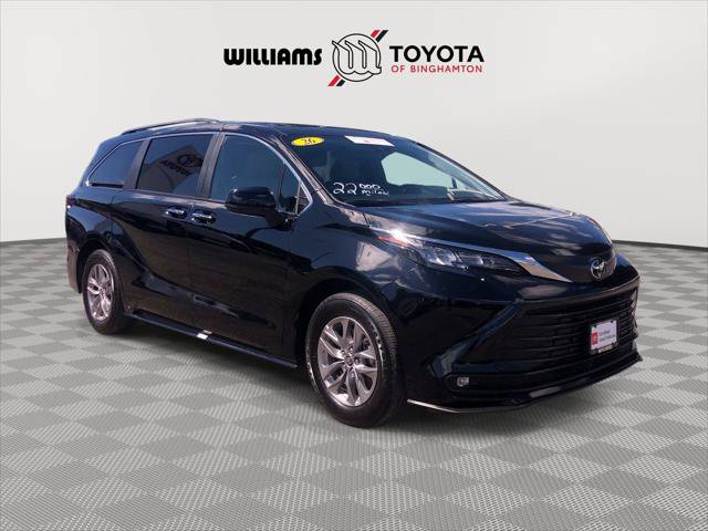 Certified 2026 Toyota Sienna XLE FWD image 1