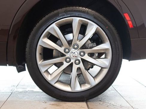 Used 2022 Buick Envision Avenir w/ Safety Package image 9