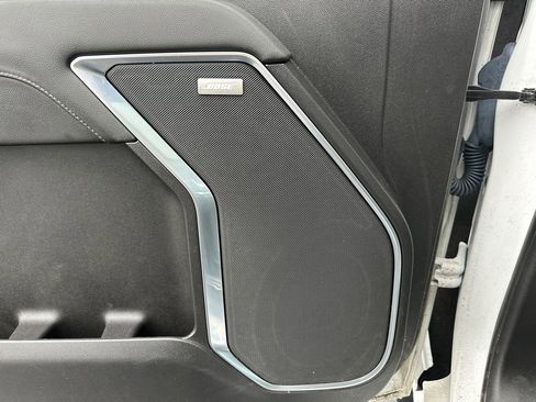 Used 2022 Chevrolet Silverado 1500 LTZ w/ LTZ Premium Package image 19