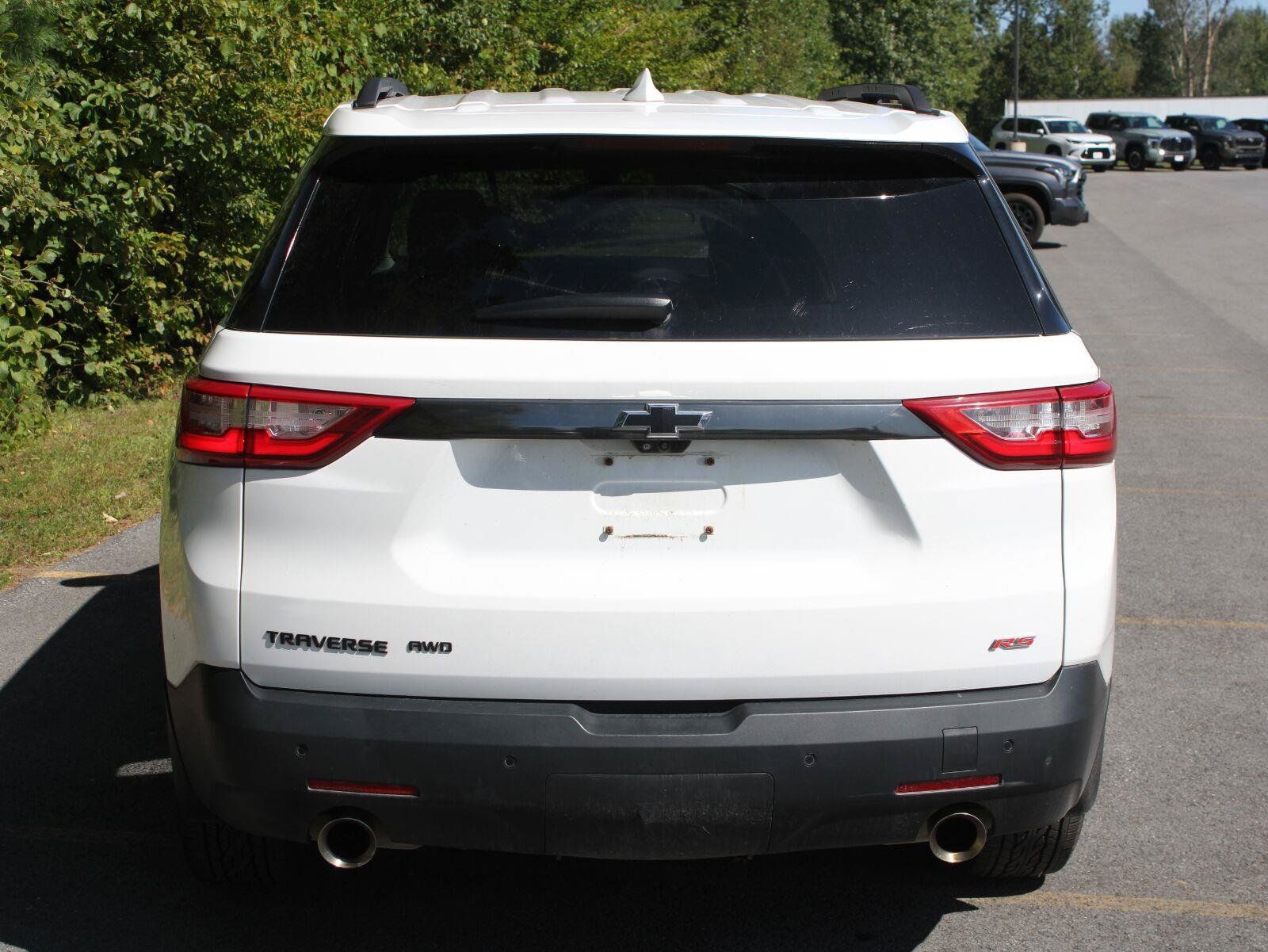 Used 2021 Chevrolet Traverse RS w/ LPO, Floor Liner Package AWD/4WD image 6