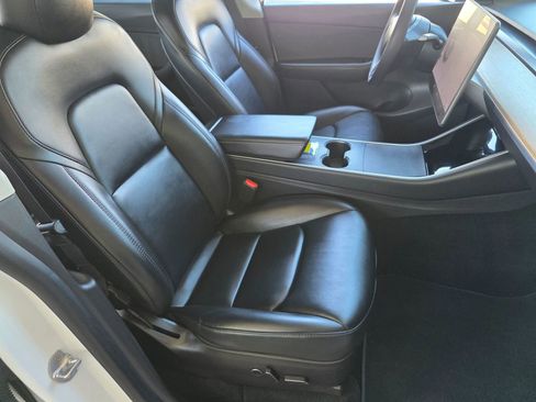 Used 2021 Tesla Model Y Long Range image 29