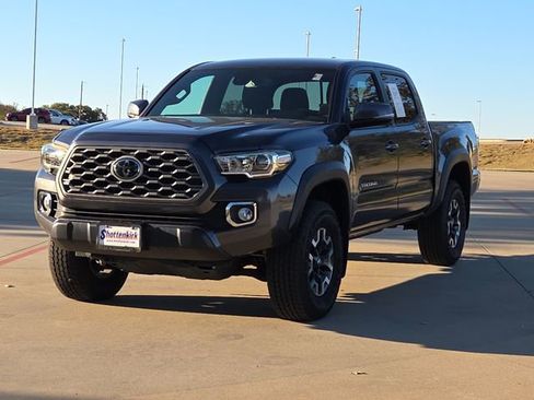 Used 2023 Toyota Tacoma TRD Off-Road AWD/4WD image 3