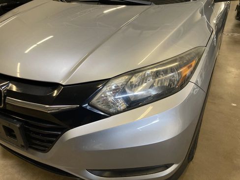 Used 2018 Honda HR-V LX image 11