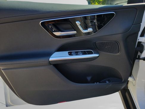 Certified 2025 Mercedes-Benz GLC 300 image 20