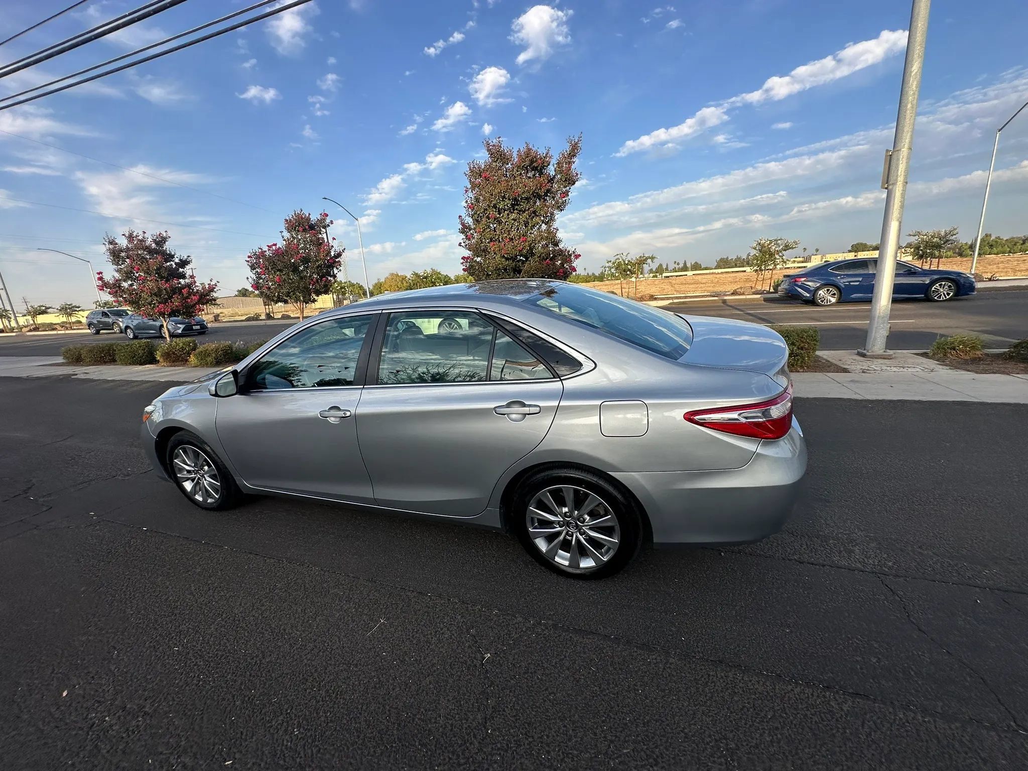 Used 2016 Toyota Camry XLE FWD image 9