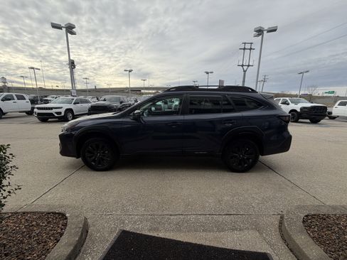 Used 2023 Subaru Outback Onyx Edition image 12