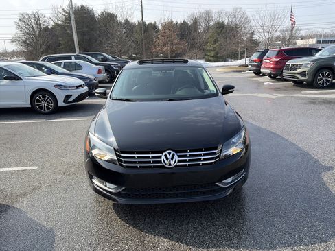 Used 2014 Volkswagen Passat 1.8T SEL Premium image 2