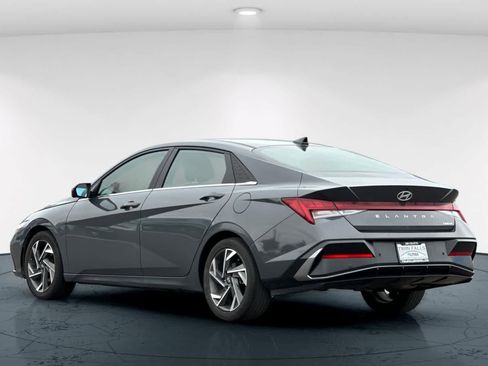 Used 2024 Hyundai Elantra Limited FWD image 8