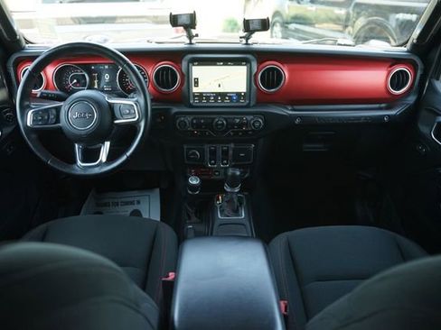 Used 2018 Jeep Wrangler Rubicon AWD/4WD image 16