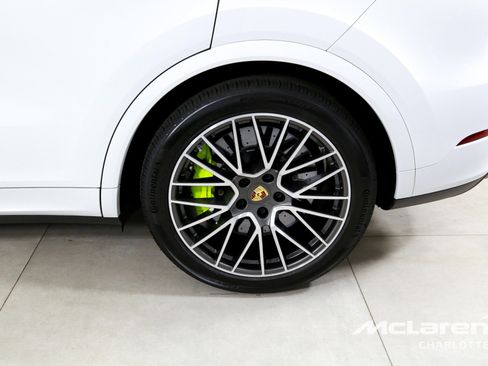Used 2023 Porsche Cayenne Turbo S image 37