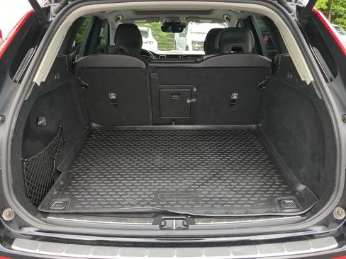 Used 2020 Volvo XC60 T6 Momentum AWD/4WD image 17
