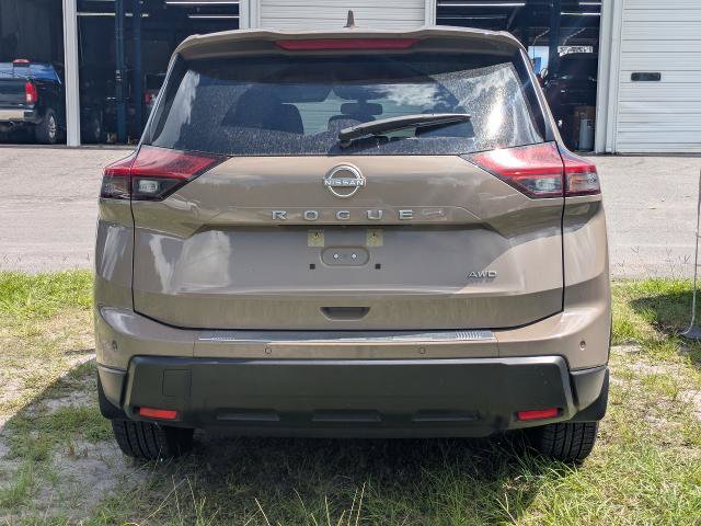 Used 2025 Nissan Rogue SV AWD/4WD image 4