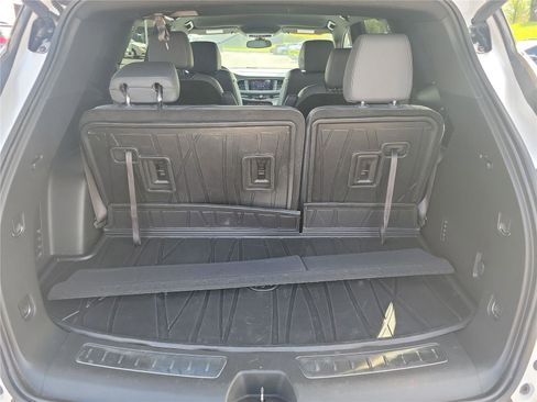 Used 2024 Buick Enclave Essence w/ Sport Touring Edition FWD image 8
