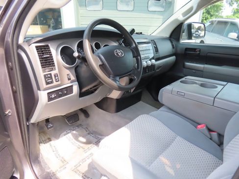 Used 2011 Toyota Tundra 4x4 Double Cab w/ Tow Pkg image 11